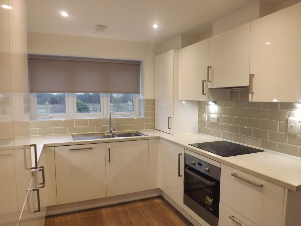 Property photo 3 of 9 Kitchen