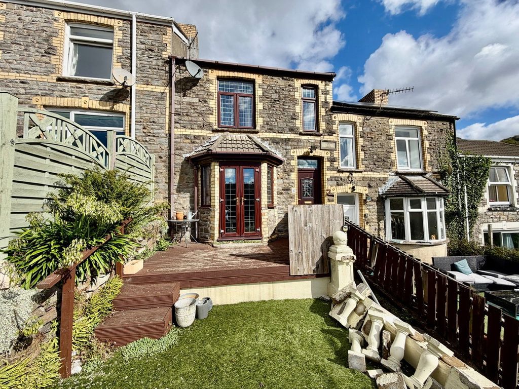 Property photo 1 of 44