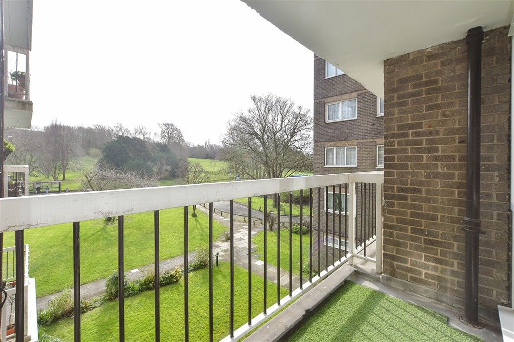 Property photo 1 of 9 Balcony