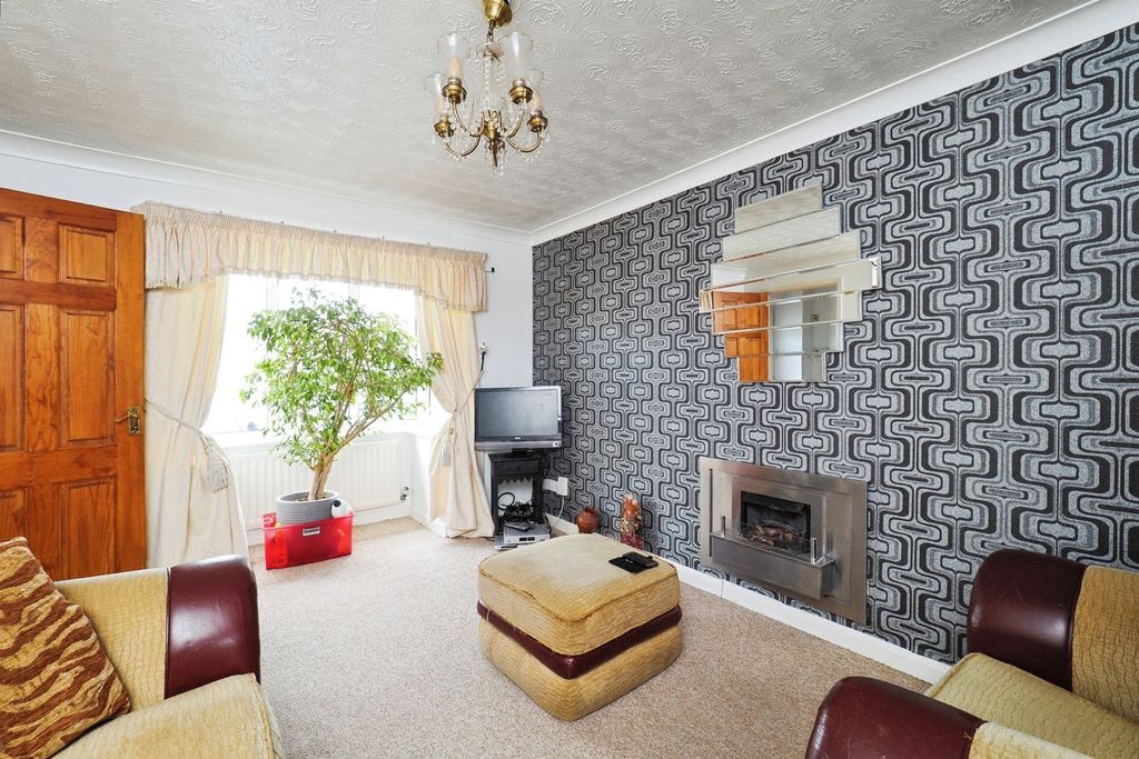 Property photo 2 of 17 Photo