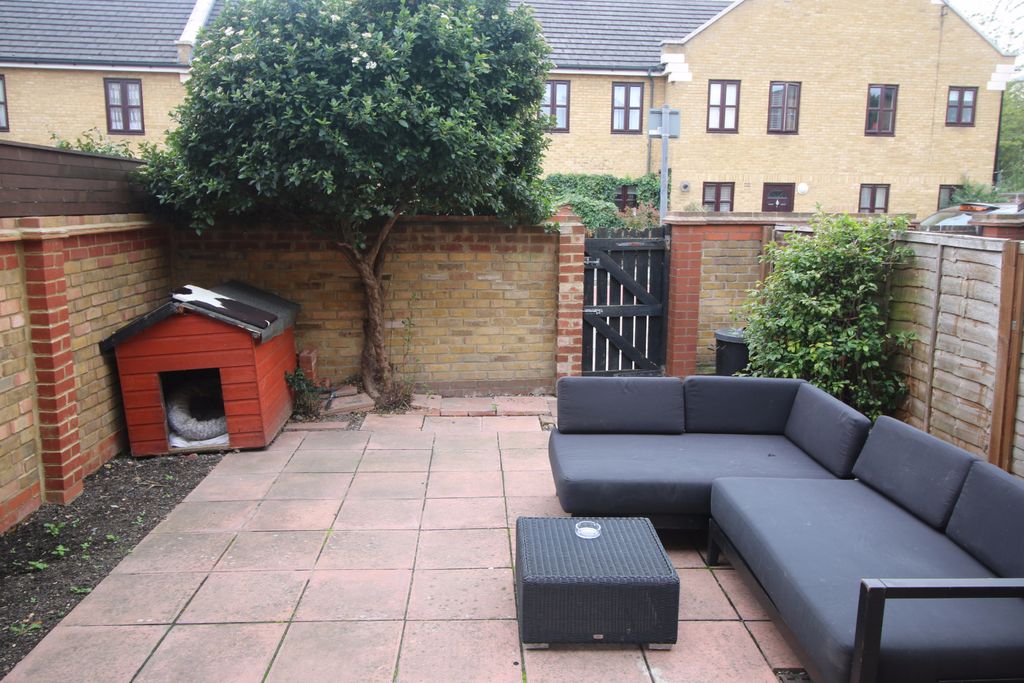 Property photo 2 of 16