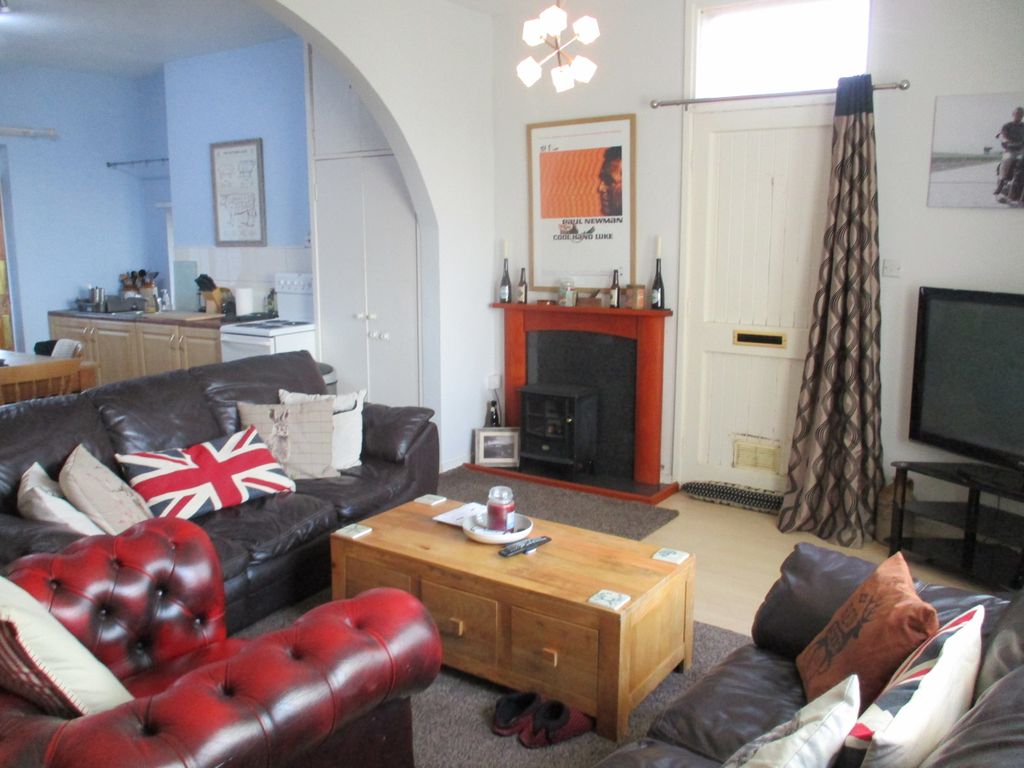 Property photo 2 of 37