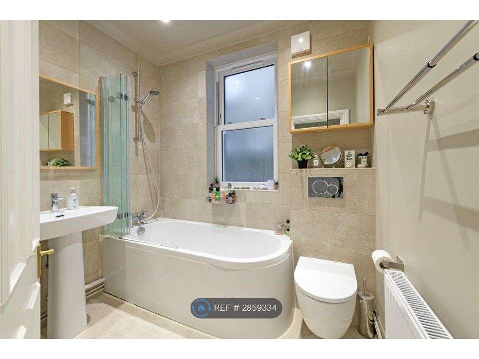 Property photo 3 of 10 Stunning Refurbed Bathroom