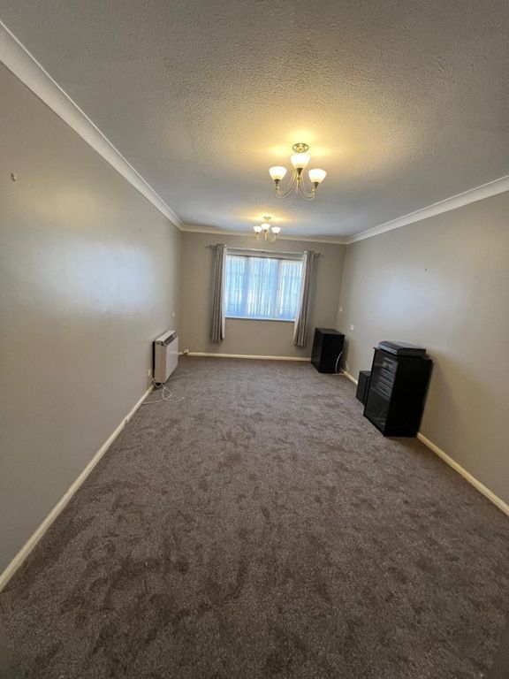 1 bed flat for saleLimewood Court, Beehive Lane, Gants Hill, Essex IG4
