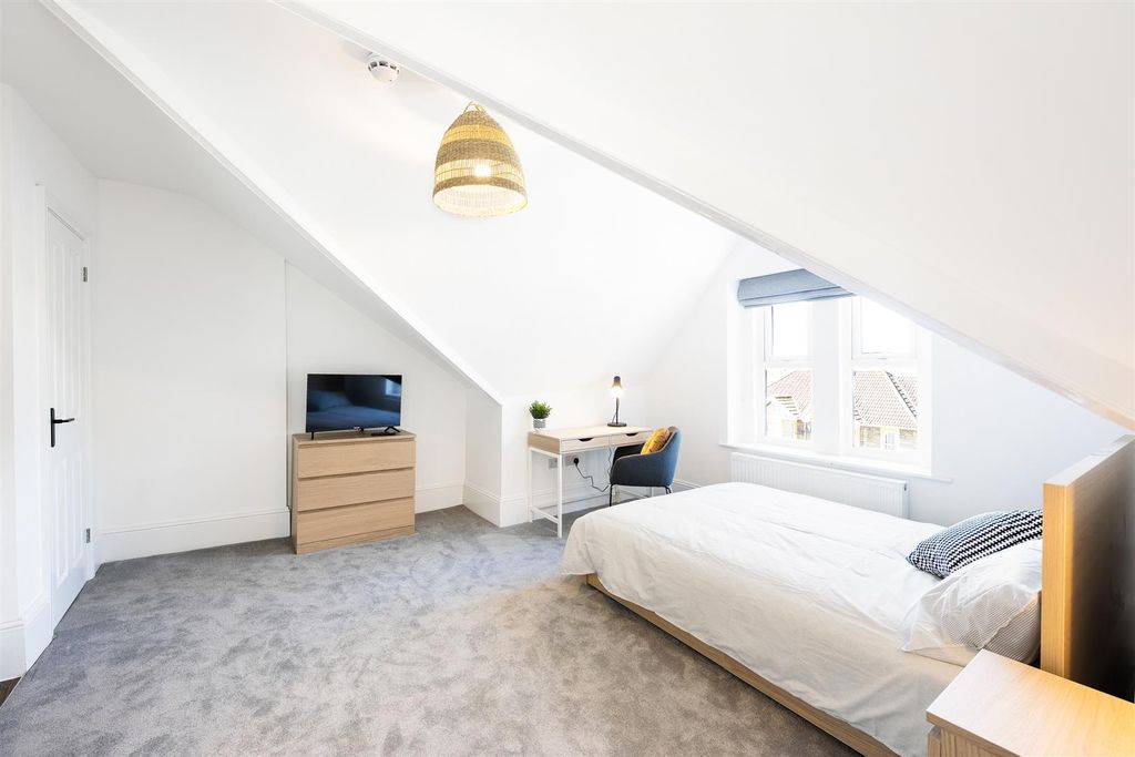 Property photo 2 of 13 23.Jpg