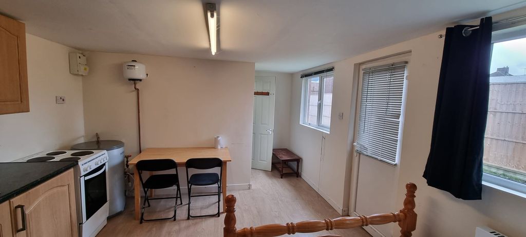 Property photo 2 of 3