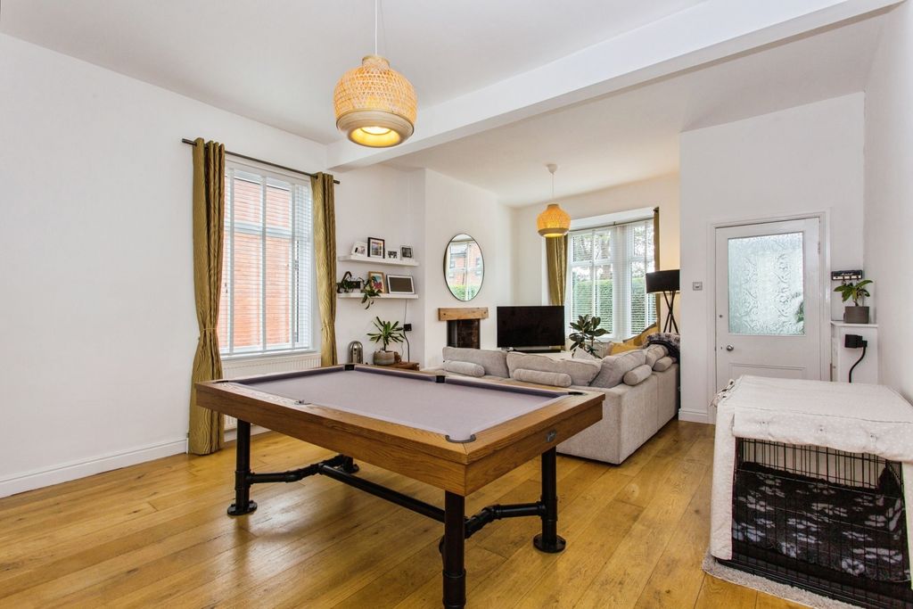 Property photo 3 of 21 Pbox-Img.Jpg