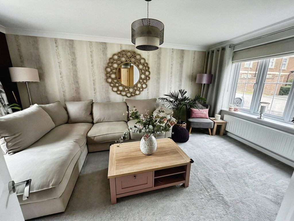 Property photo 3 of 13 Pbox-Img.Jpg