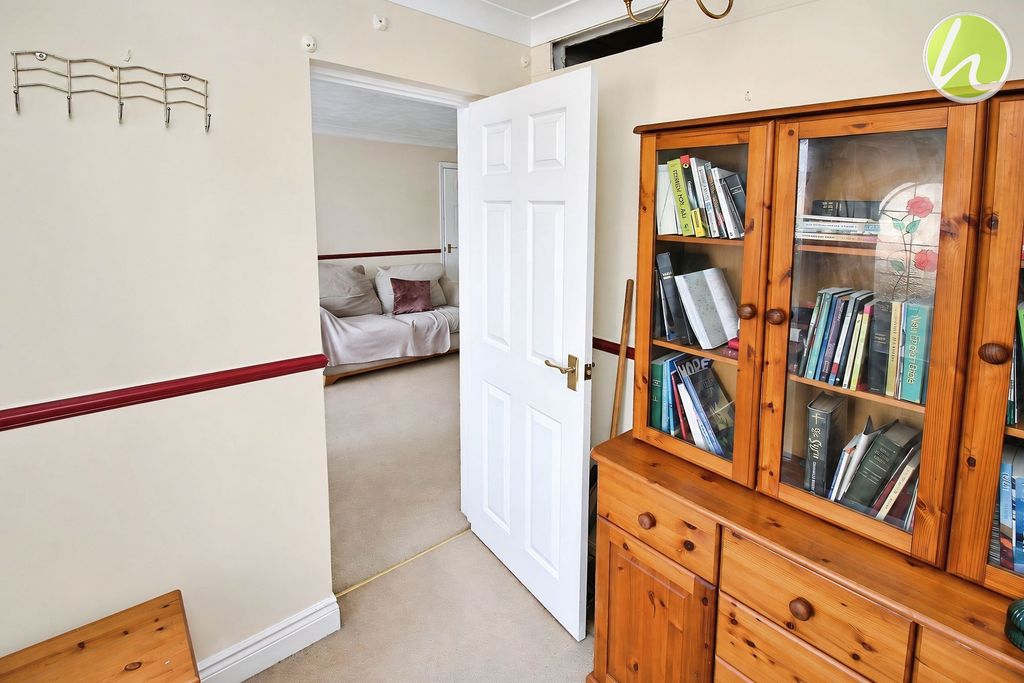 Property photo 3 of 11
