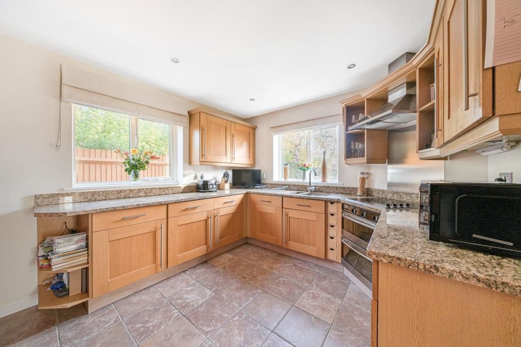 Property photo 3 of 26 Kitchen