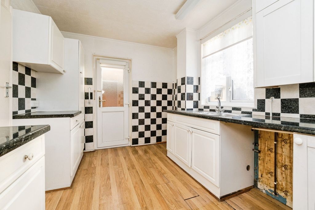 Property photo 2 of 20 Pbox-Img.Jpg