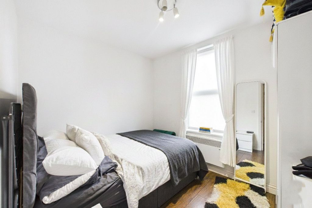 Property photo 2 of 3 Picture No. 18