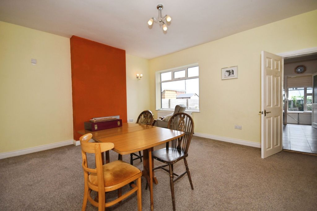Property photo 3 of 15 Dining Room
