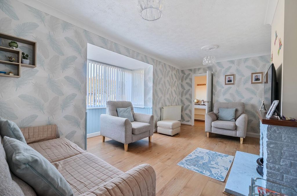 Property photo 3 of 15 1373171-8-68Fb5B5442c41-Arw-1.Jpg