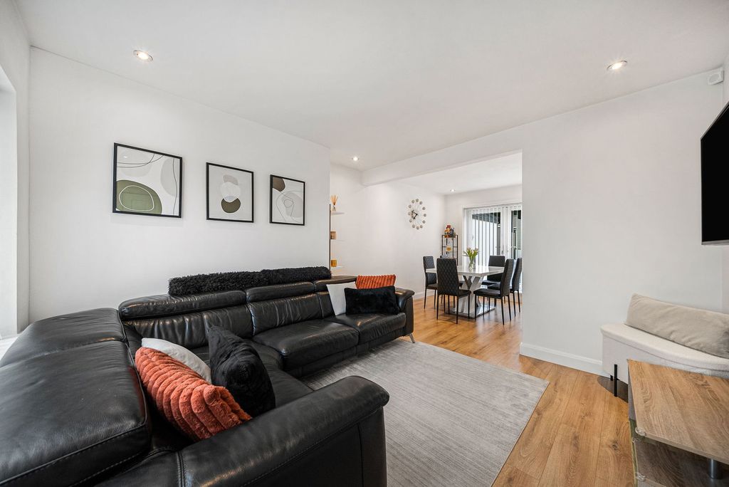 Property photo 2 of 43