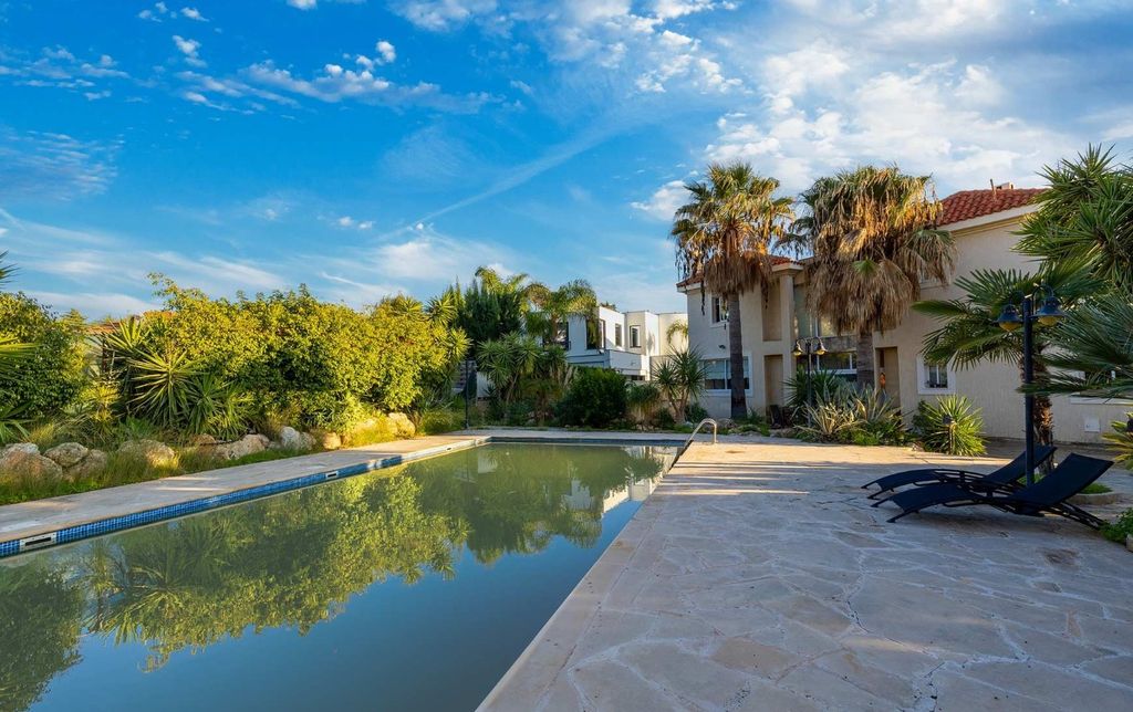 Property photo 3 of 18