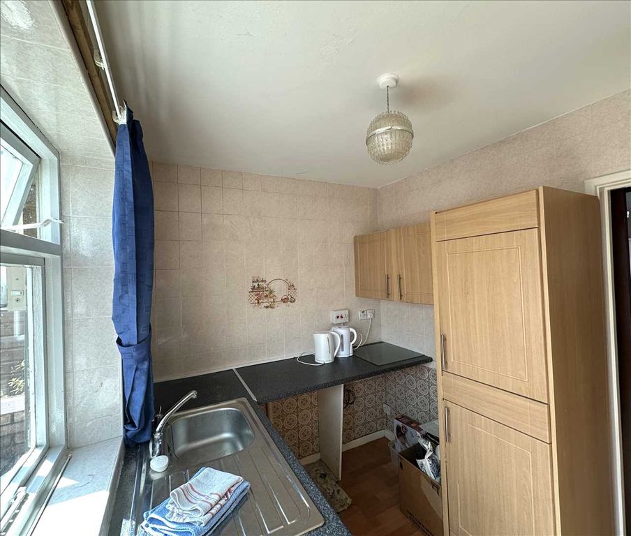 Additional image 6 of 2 bed flat for saleKensington Road, Scunthorpe DN15