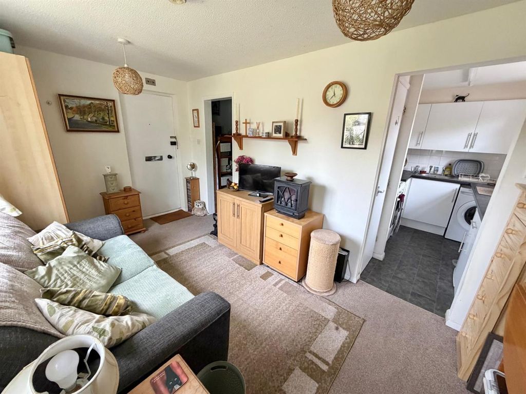 Property photo 2 of 14 Living Room/Bedroom