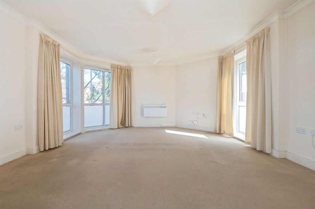Property photo 3 of 12