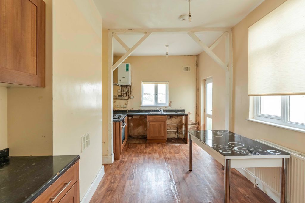 Property photo 3 of 14 3