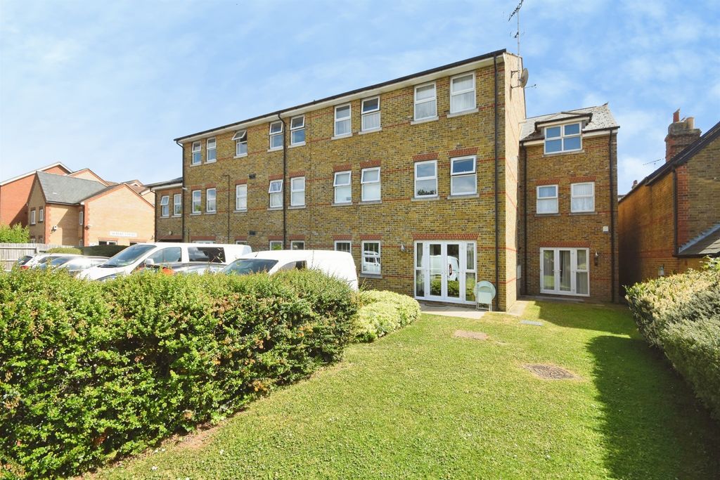 Property photo 2 of 17