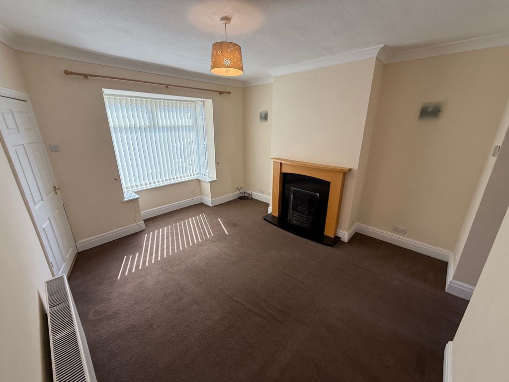 Property photo 2 of 13 Lounge