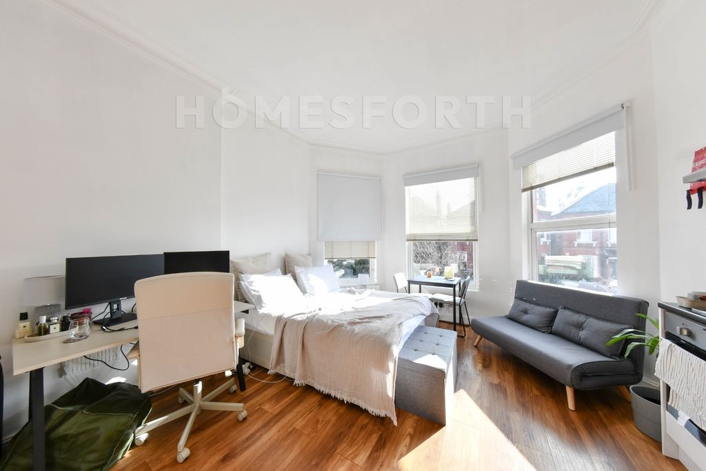 Property photo 2 of 6 Photo 5