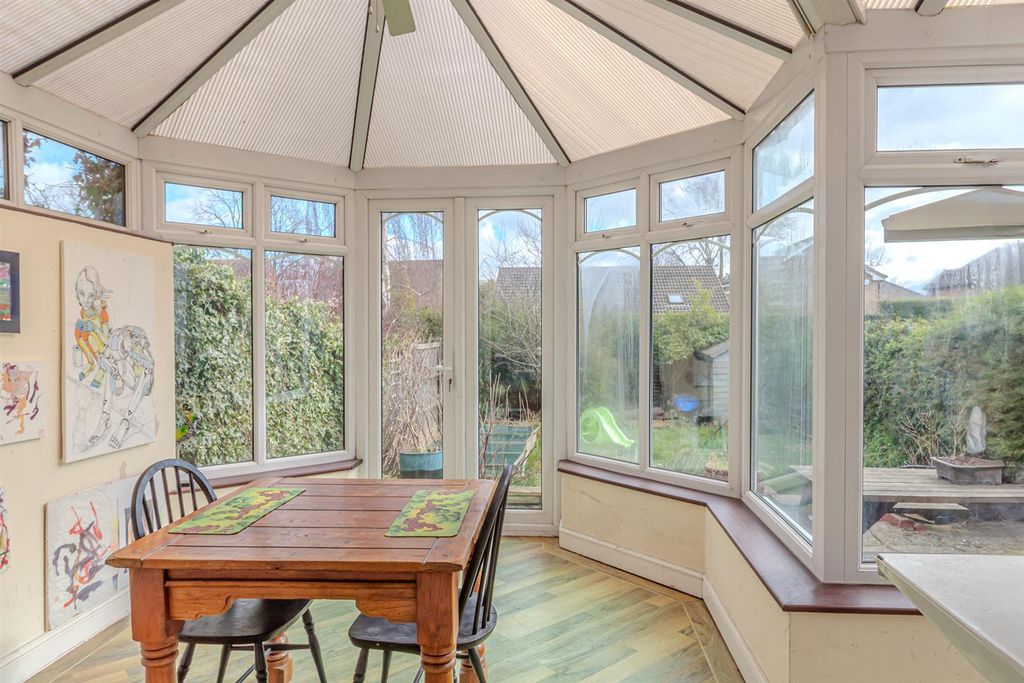 Property photo 2 of 22 Conservatory