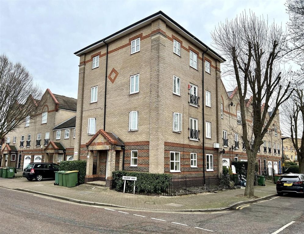 Property photo 2 of 7 Property To Rent In Beckton - Barrain London