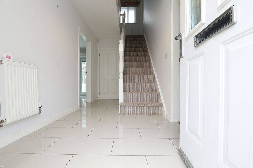 Property photo 2 of 35