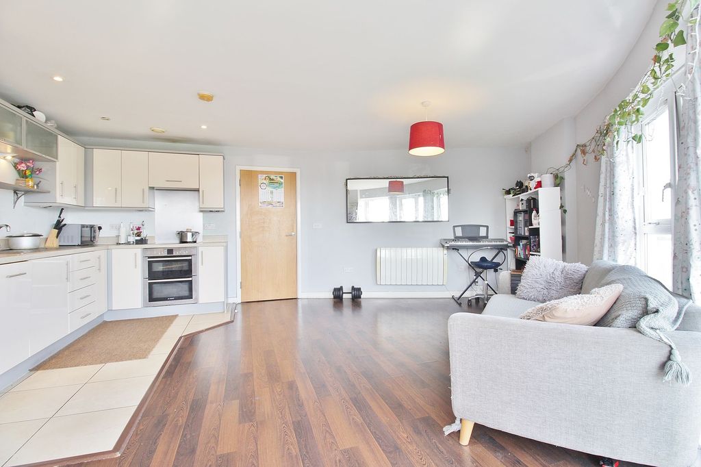 Property photo 2 of 9