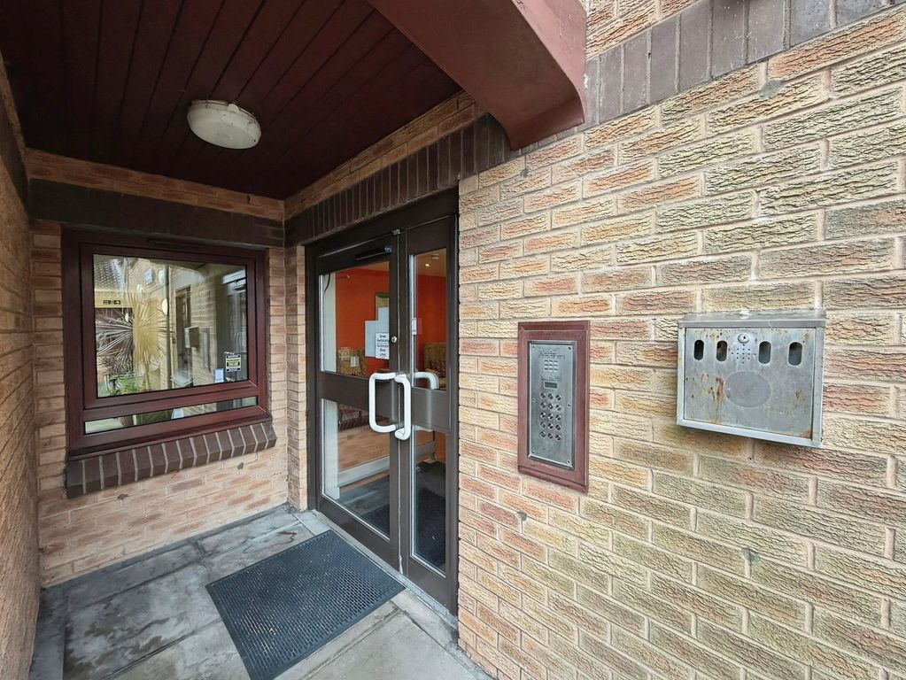 Property photo 3 of 25