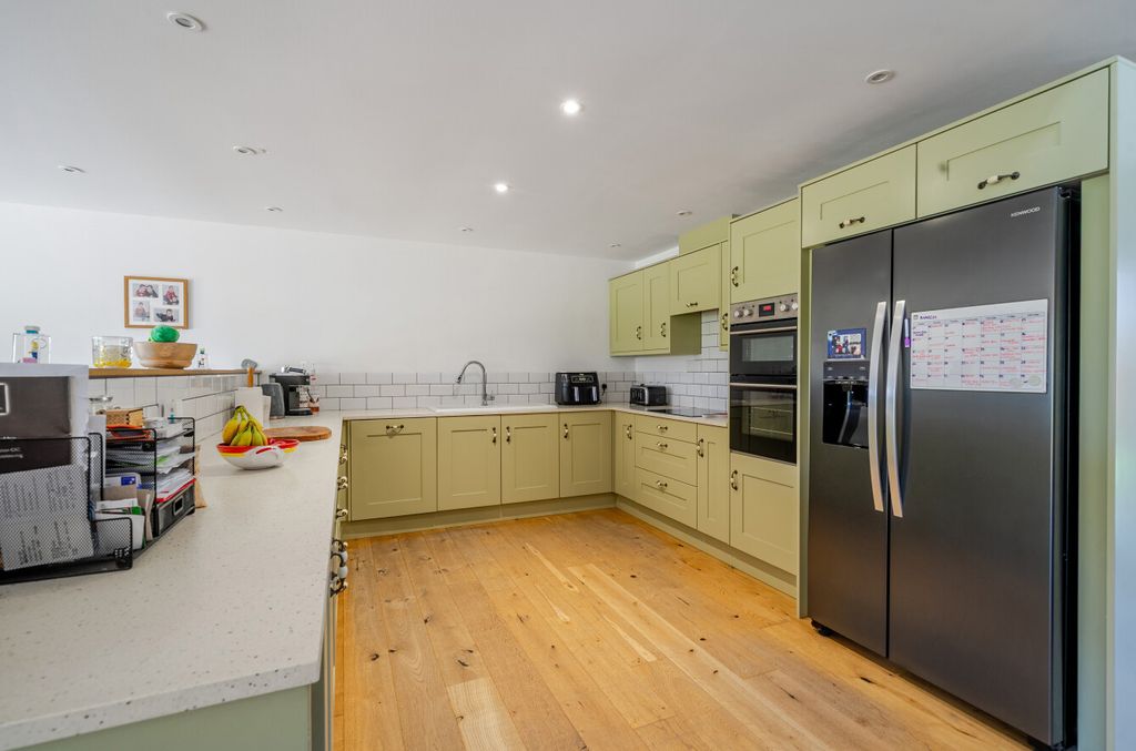 Property photo 3 of 21 1429926-13-69Bc0B...