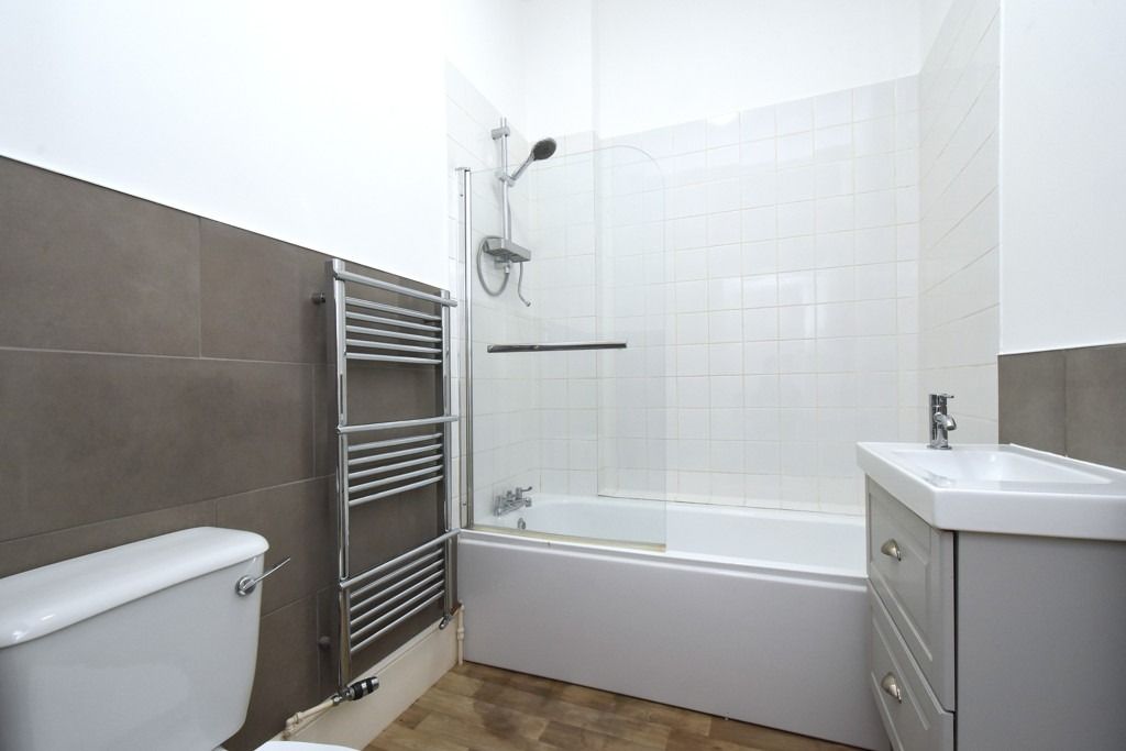 Property photo 3 of 6 5165582