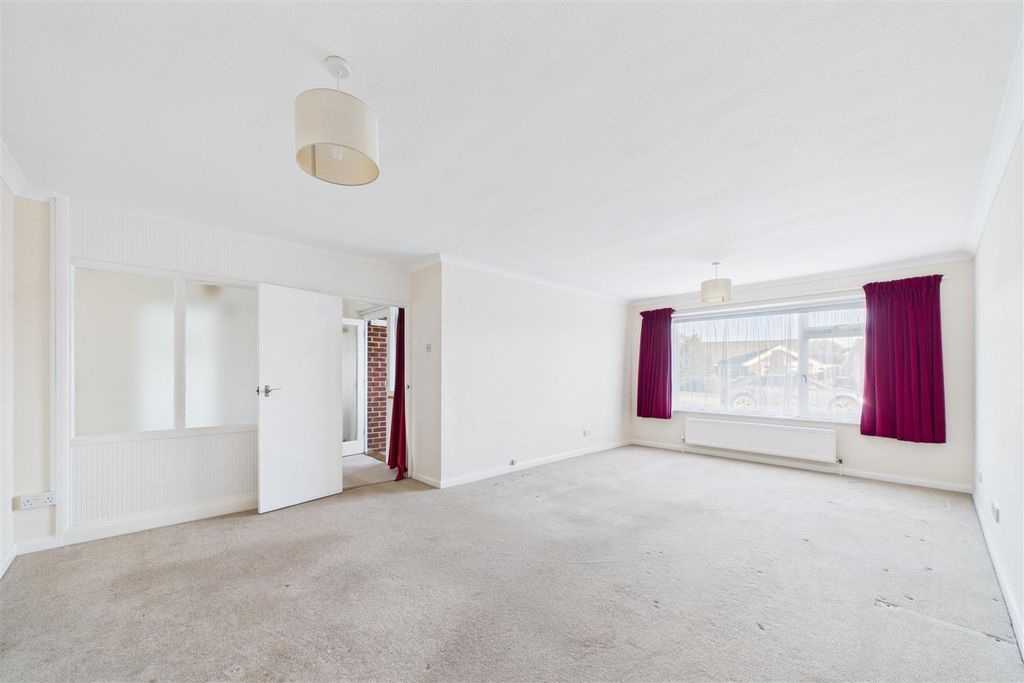 Property photo 3 of 19 Cam01894G0-Pr0249-Still003.Jpg