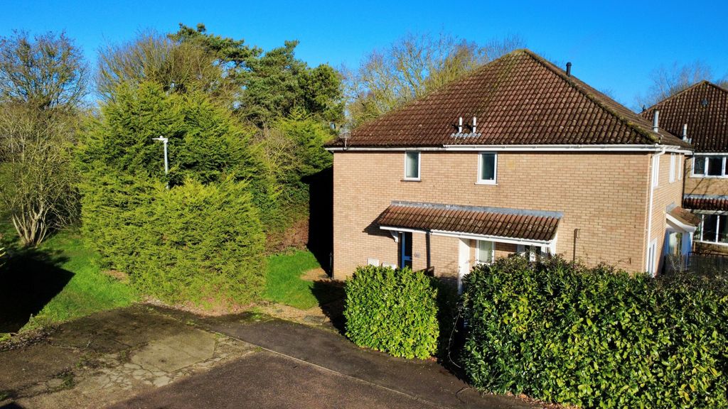 Property photo 1 of 12 Alder Close, Eaton Ford, St Neots, Pe19 7Gq