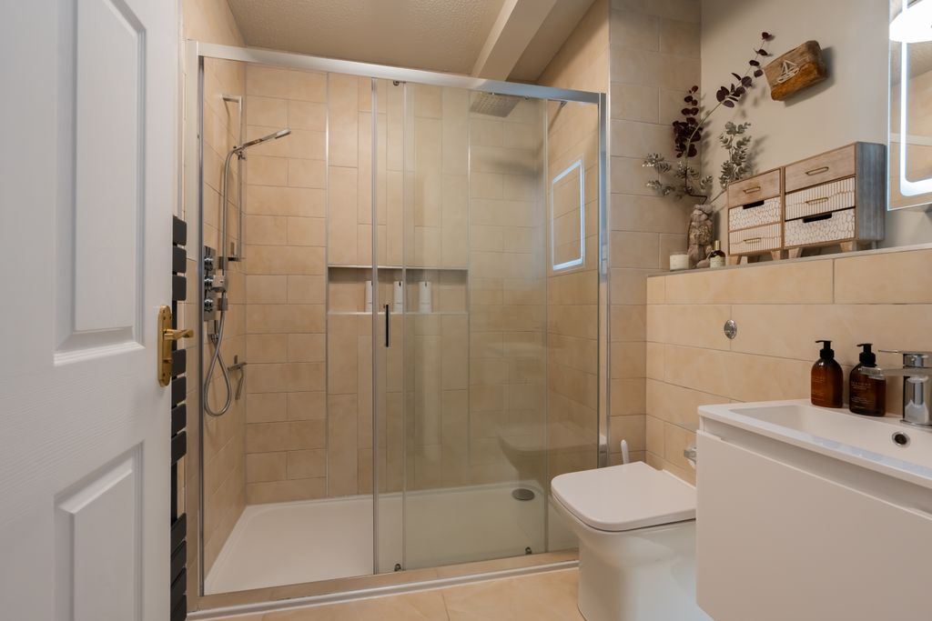 Additional image 15 of 2 bed flat for sale19/4 Margaret Rose Drive, Edinburgh EH10