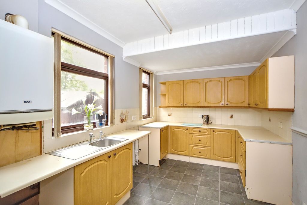 Property photo 3 of 16