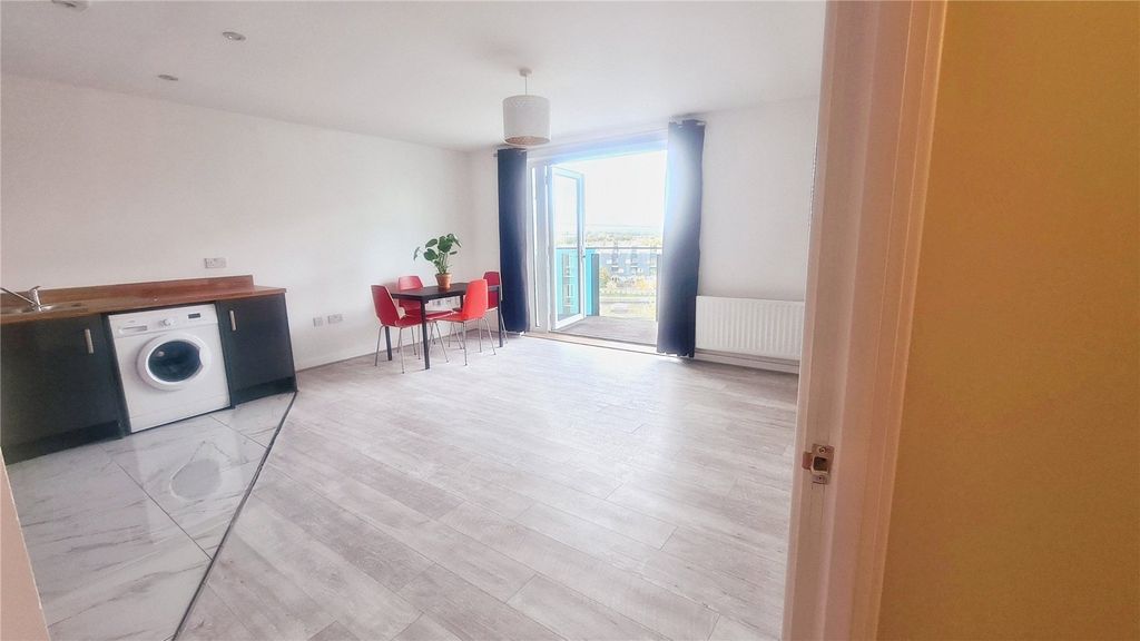 Property photo 2 of 10 Open Plan