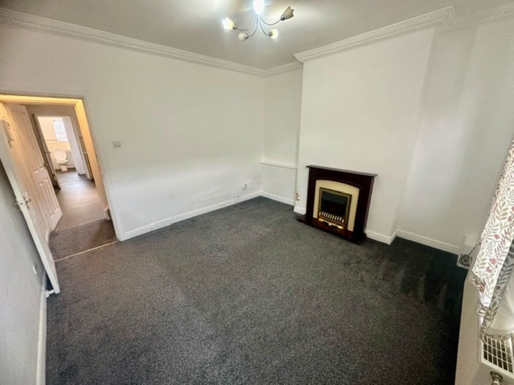 Property photo 3 of 19 Image25