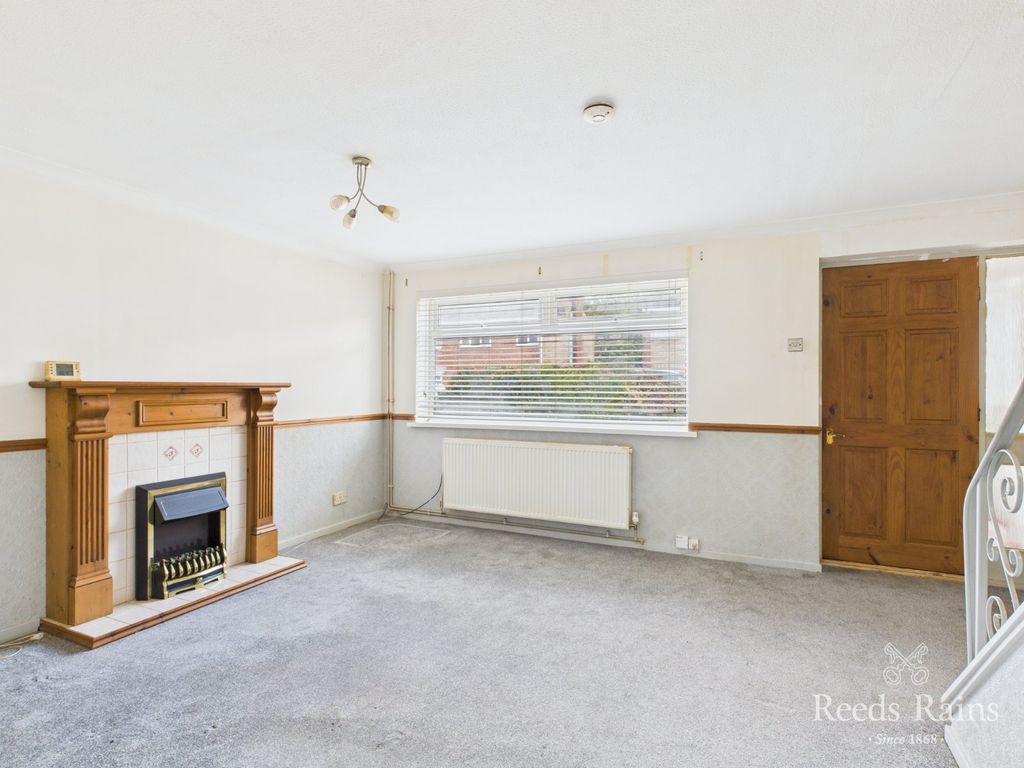 Property photo 3 of 15 Lounge