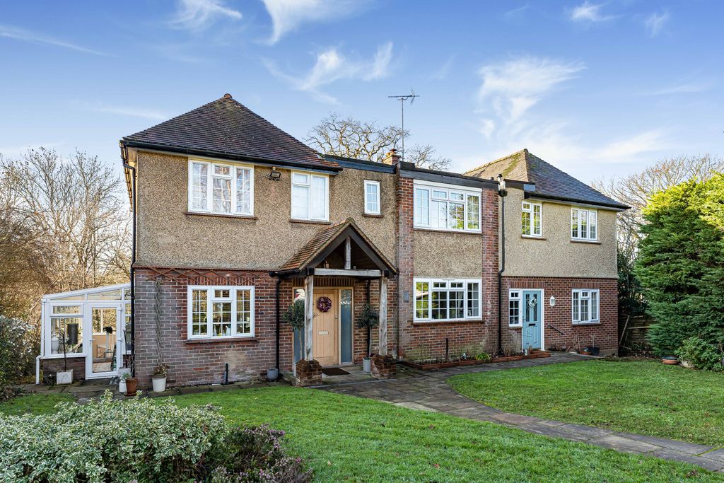 Property photo 3 of 38 Front