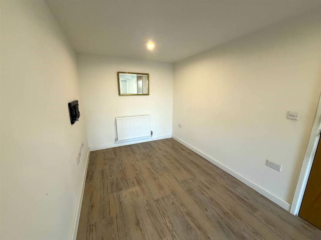 Property photo 3 of 10 c5Dbfd44-A0Ae-4c81-A253-5Bd0De33A986.Jpg