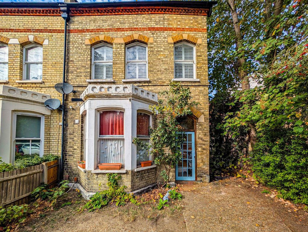 Property photo 1 of 11