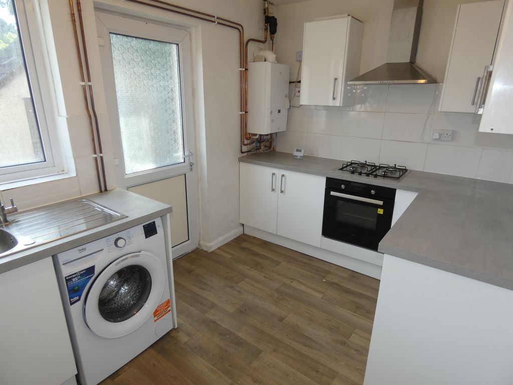 Property photo 1 of 10 Kitchen