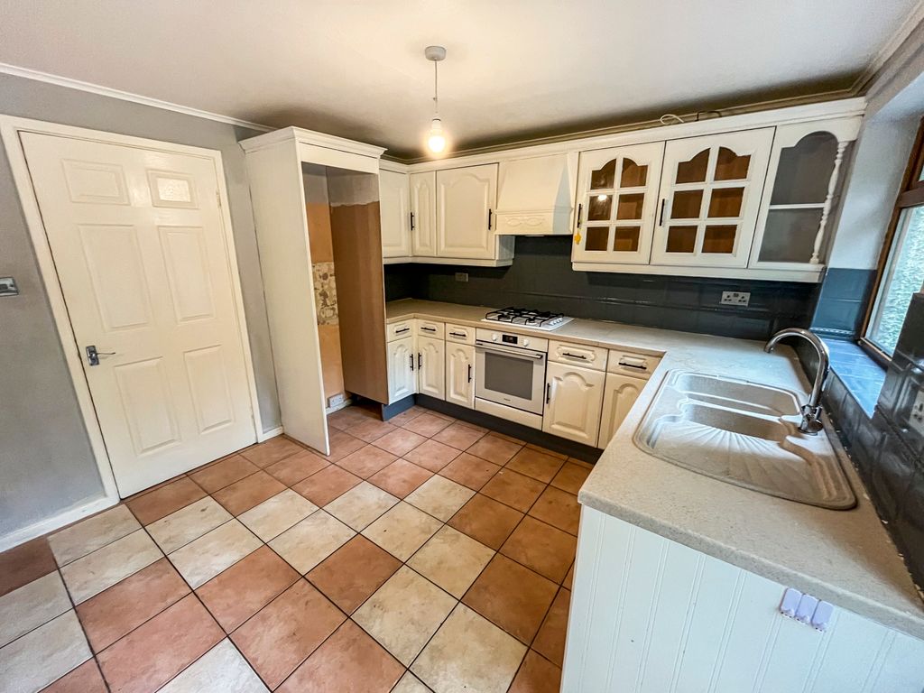 Property photo 3 of 16 Kitchen/Diner