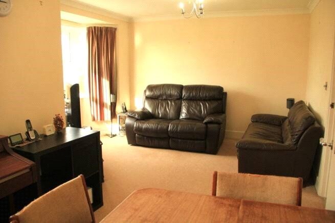 Property photo 2 of 8 Lounge