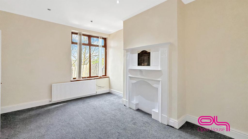 Property photo 3 of 14 Untitled Design - 2026-04-09T193327.198.Png