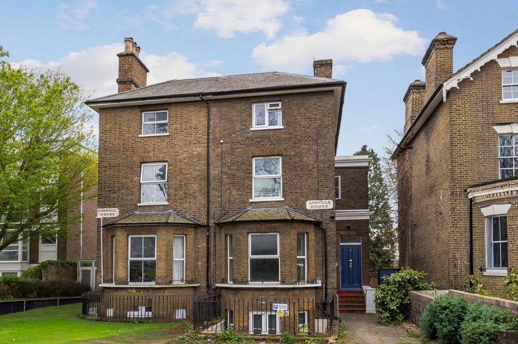 Property photo 2 of 9 Picture No. 11