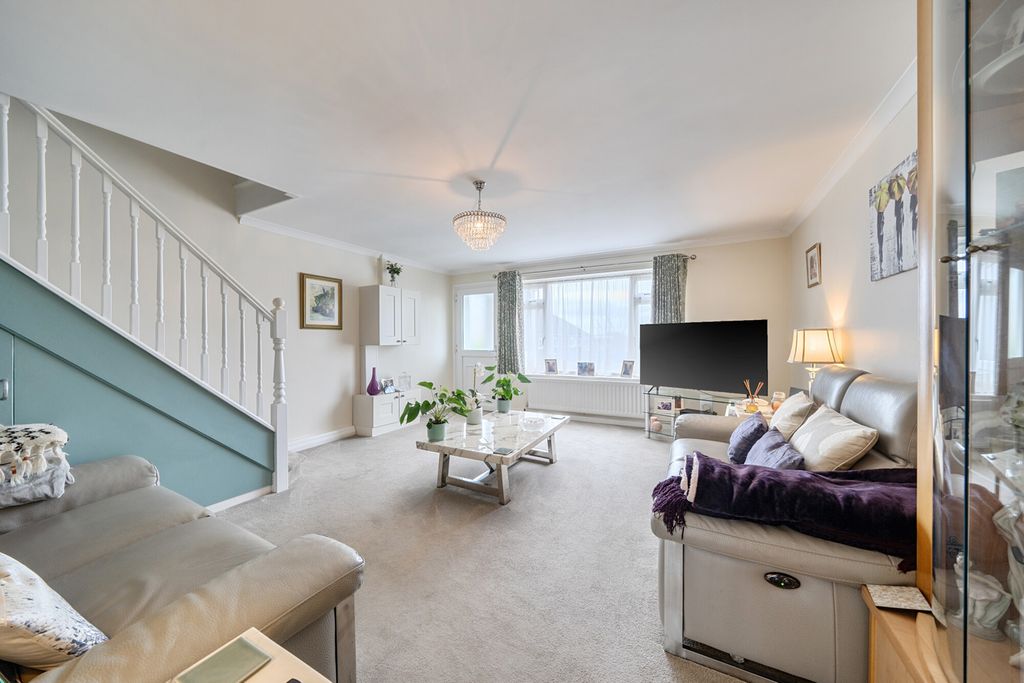 Property photo 3 of 20 1433729-3-69c2A1F...